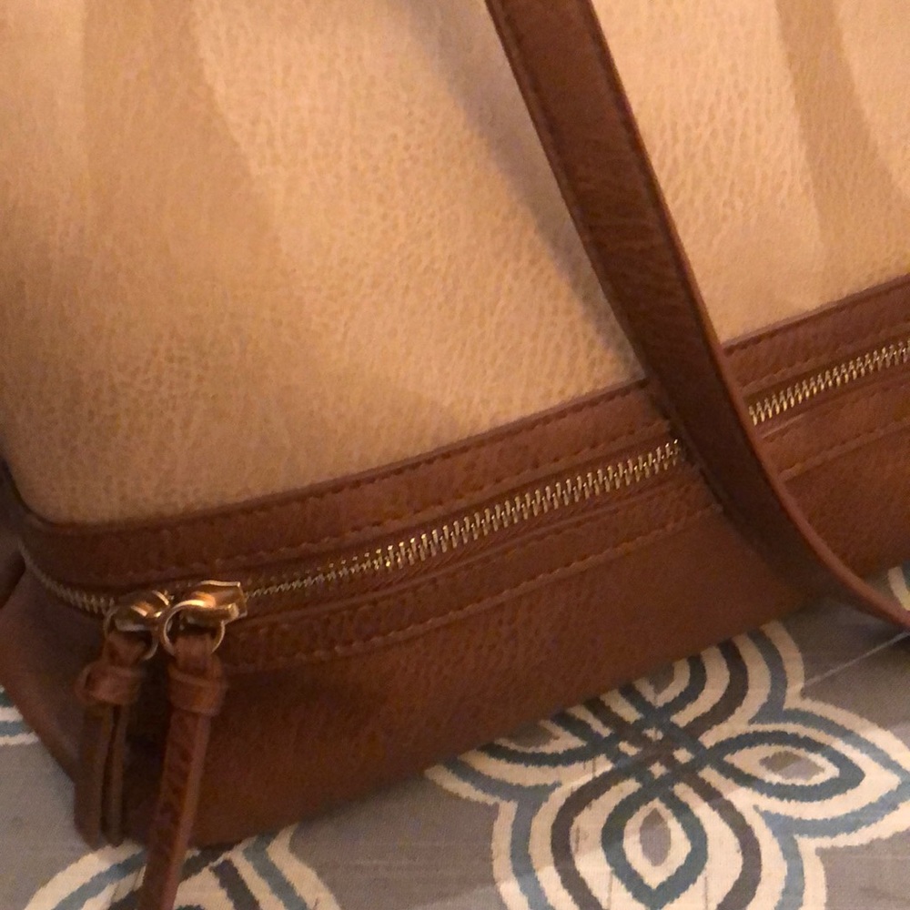 Brand new maurices purse. With brown sandals. - Picture 5 of 8